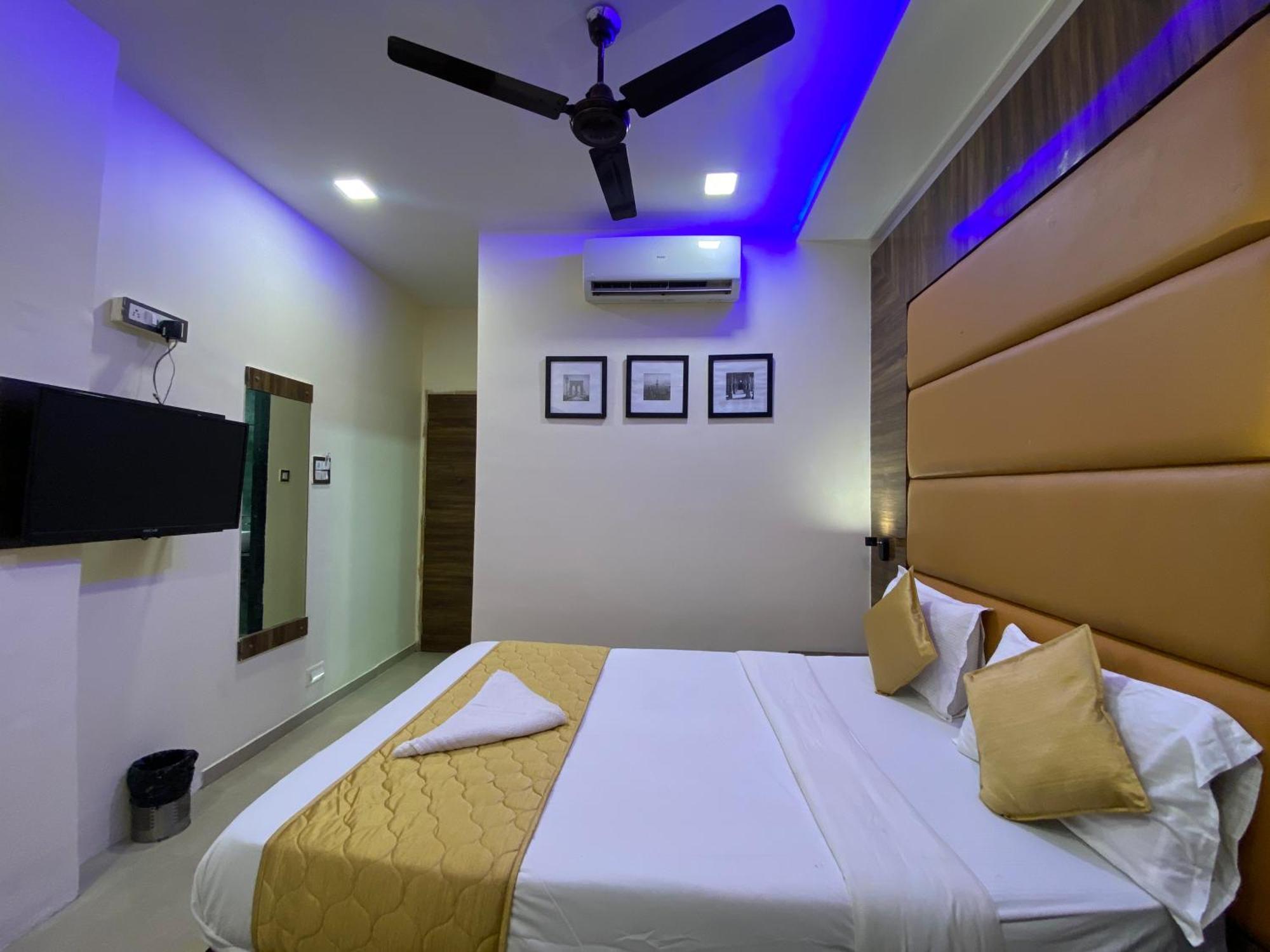Hotel Blue Wellington - Near Mumbai Airport Rum bild