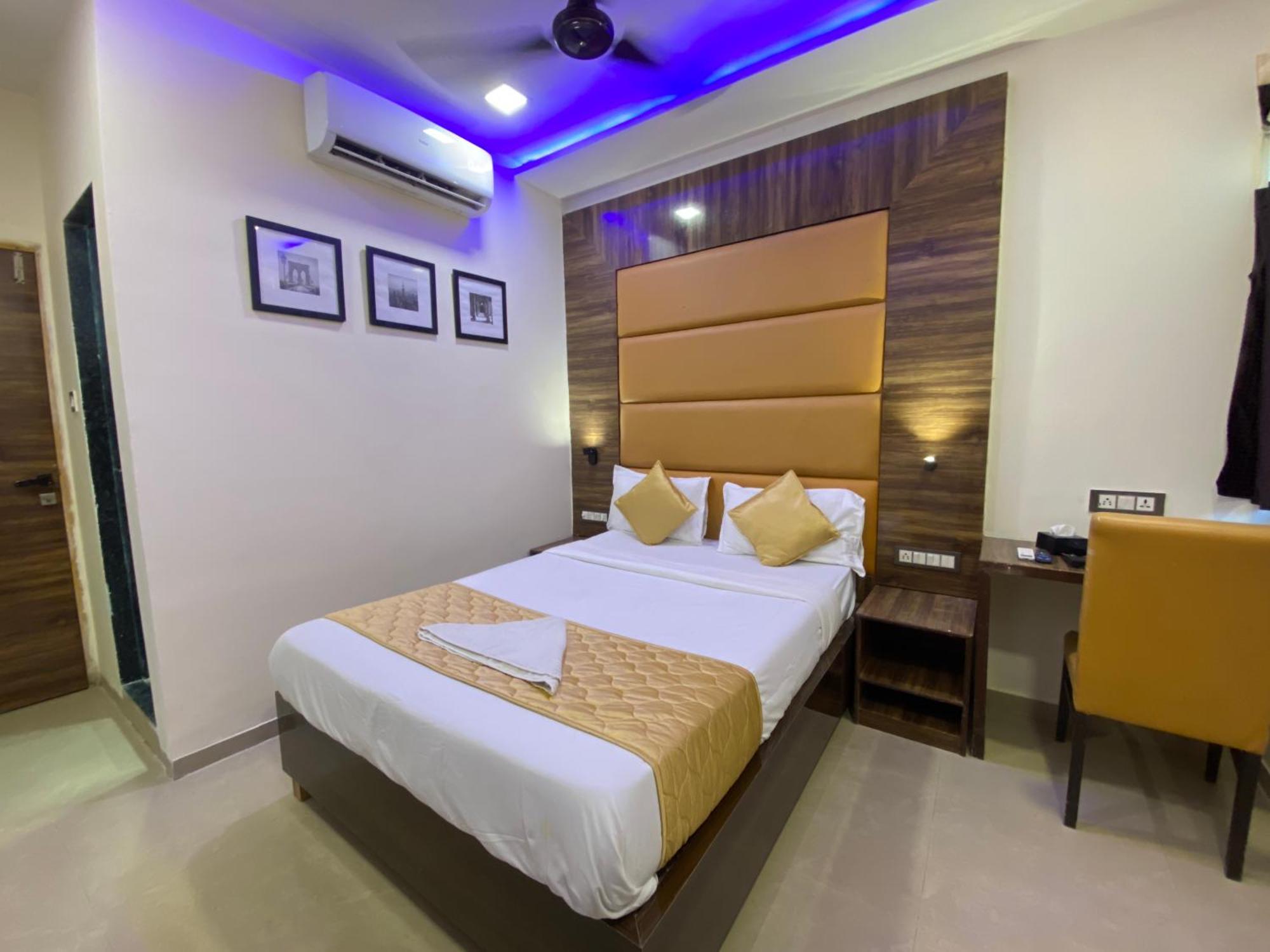 Hotel Blue Wellington - Near Mumbai Airport Exteriör bild