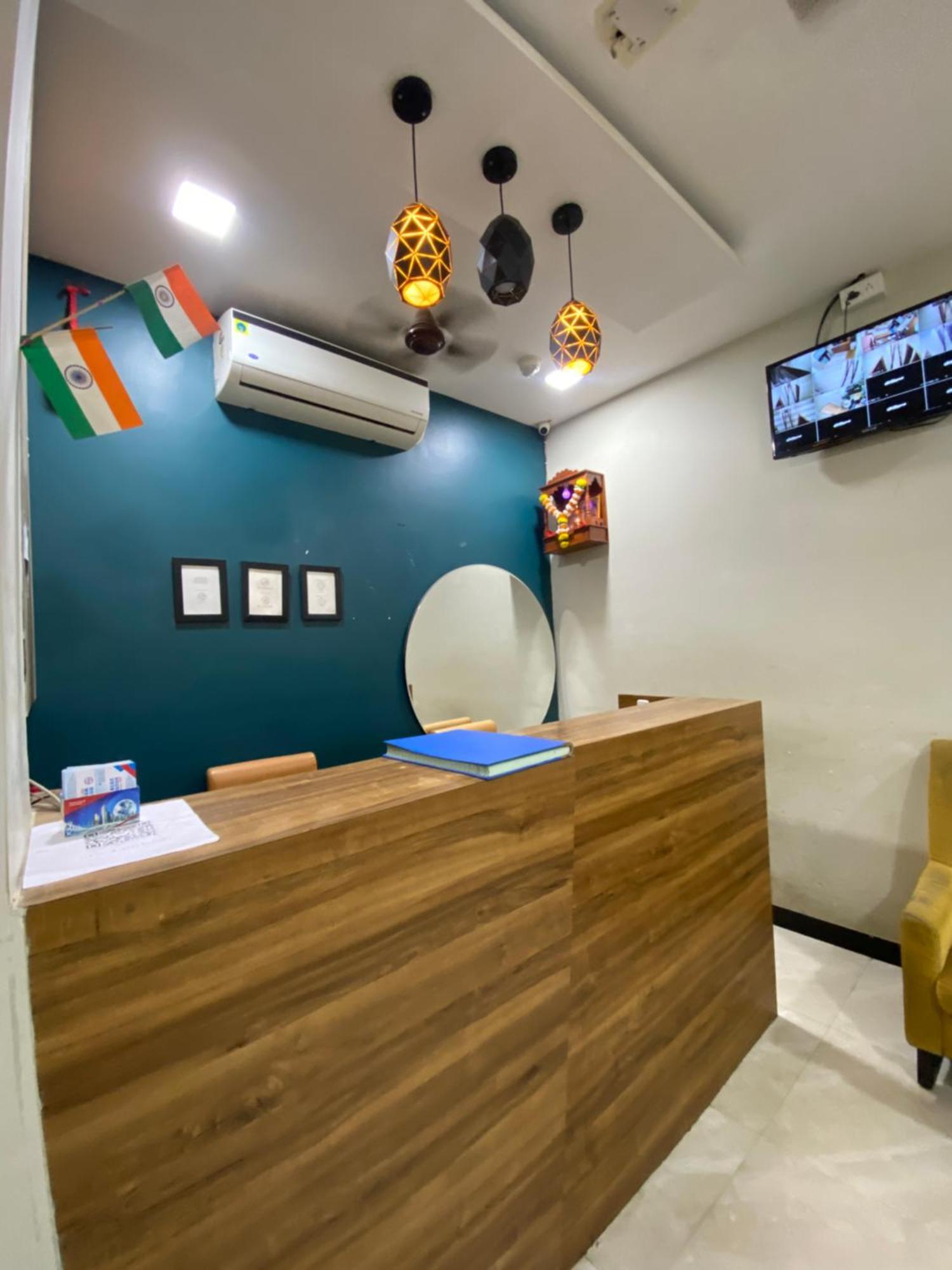 Hotel Blue Wellington - Near Mumbai Airport Exteriör bild